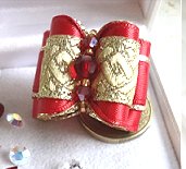 Trois perles cristal Swarovski et rocailles.