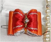 Perle cloisonnée et rocailles.