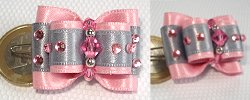 Perle cristal swarovski, deux plus petites, deux en métal argent et rocailles.