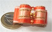 Très joli bijou en cristal et rocailles.