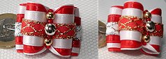 Un mélange de perles métal or et argent et rocailles.